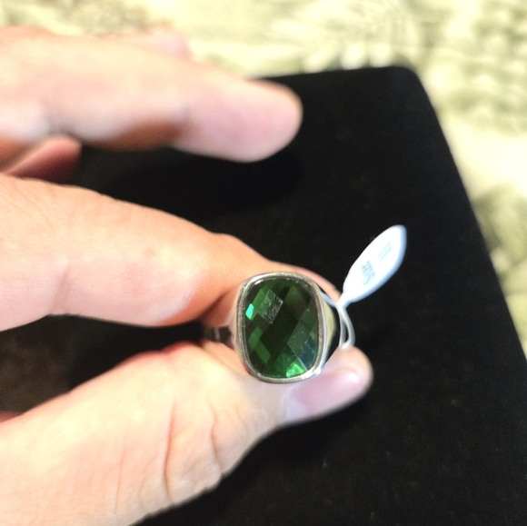 Stailess Steel Ring With Green Stone Size 11 - Picture 3 of 3